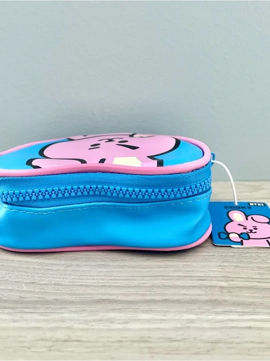 BTS BT21 Mini Heart Shaped Accessories/Makeup Bag - COOKY (Jungkook) - Picture 3 of 4